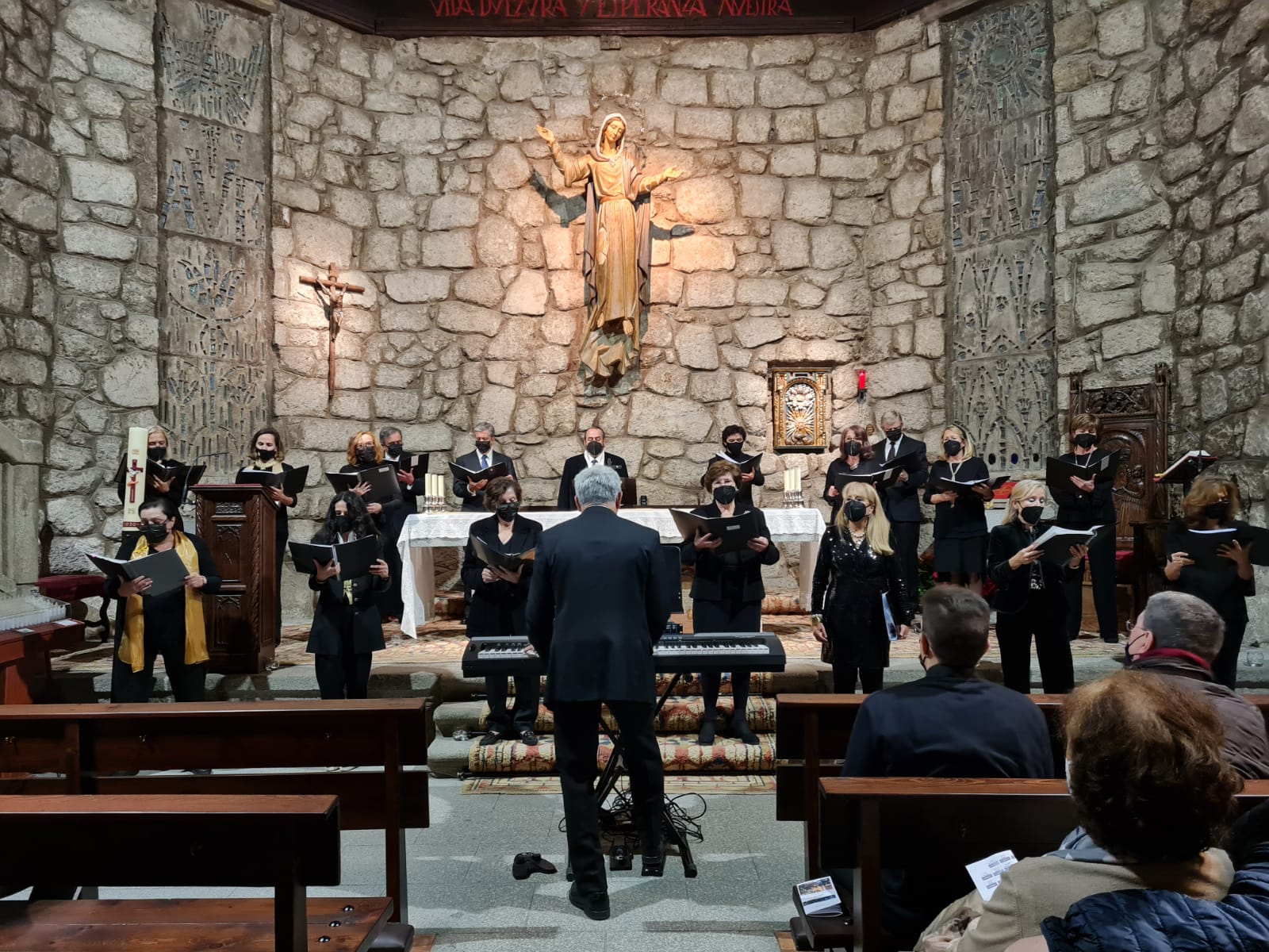 Felicitación del Coro de la Parroquia