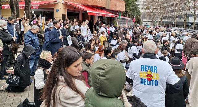 Se declara legal rezar frente abortorios en Alemania